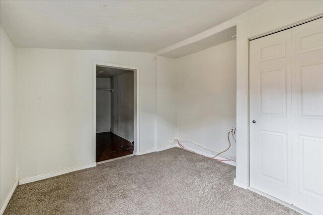 Building Photo - 630 W 200 N