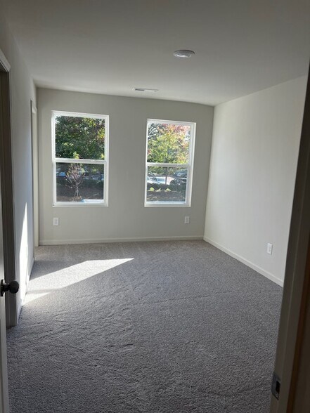 Building Photo - 119 Villa Ln