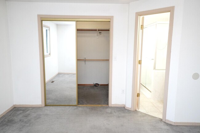 Building Photo - 11965 W Gunsmoke Dr