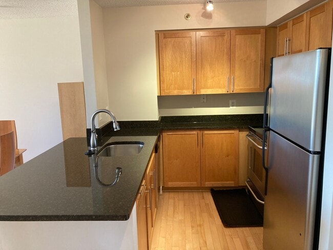 Building Photo - Fantastic Condo in Downtown Bethesda with Parking - Available Now!