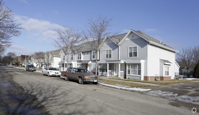 Building Photo - Parkwest Townhouses