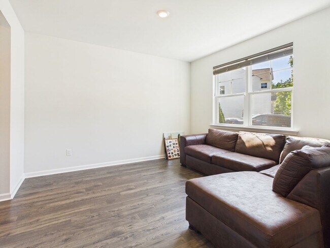 Building Photo - 5701 Brailen Dr