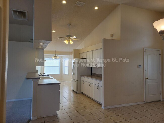 Building Photo - 1314 Avonwood Ct