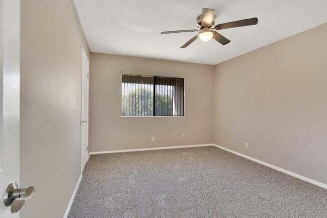 Building Photo - 34 Lakeview Dr