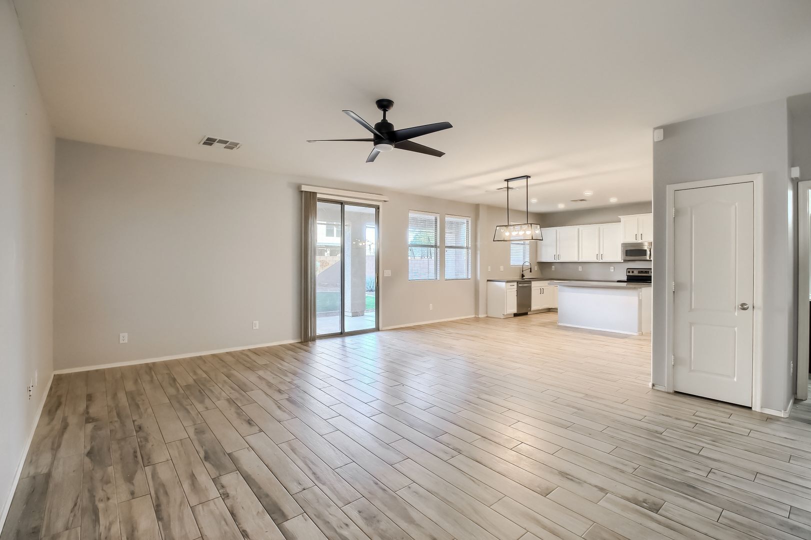 Building Photo - 11720 W Foothill Ct