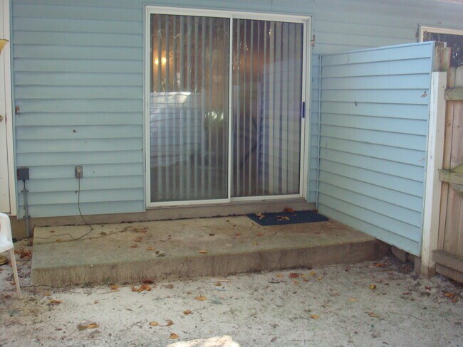 Building Photo - 2406 Bemiss Rd