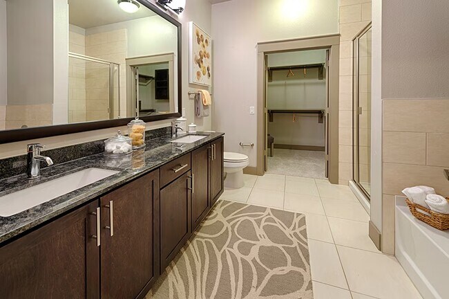 Building Photo - Downtown Steal: Up to 6 Weeks FREE Rent!