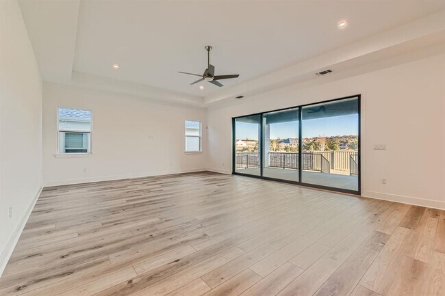 Building Photo - 300 Alava Wy