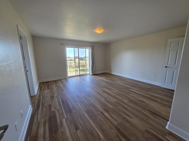 Building Photo - 15840 Pedrioli Dr