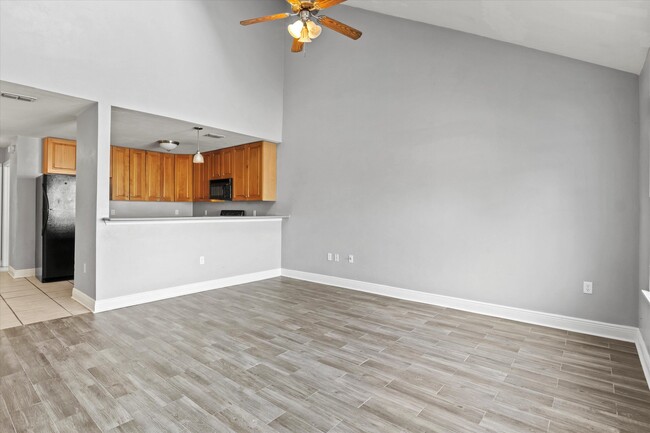 Building Photo - 3194 Sawtooth Dr