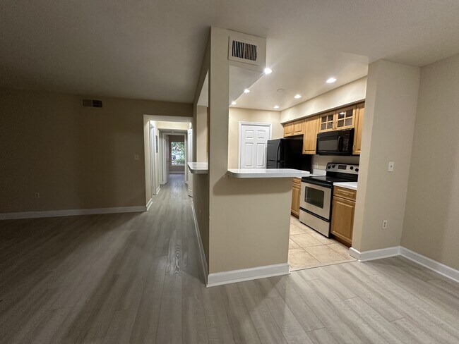 Primary Photo - 2465 NW 33rd St