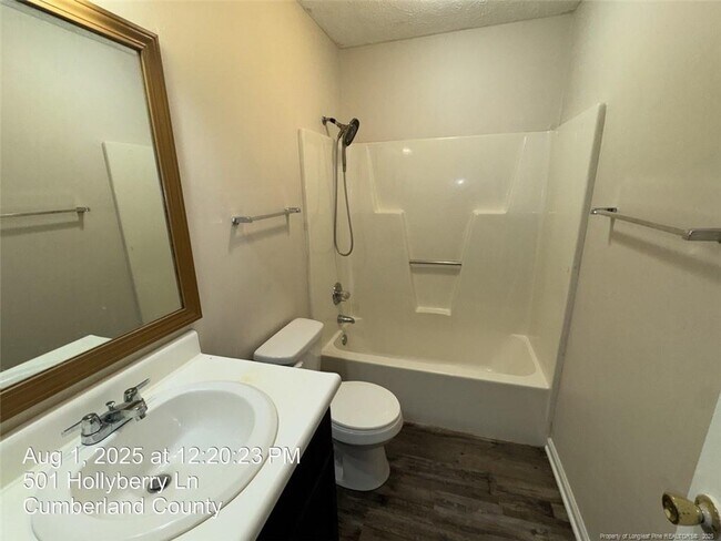 Building Photo - 501 Hollyberry Ln