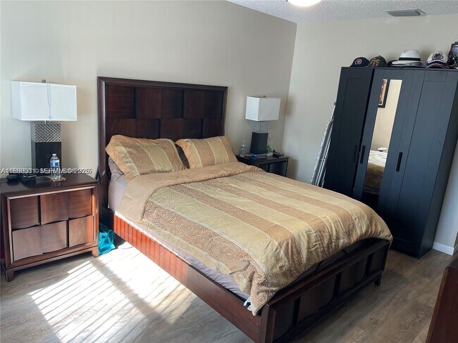 Building Photo - 5133 Brisata Cir