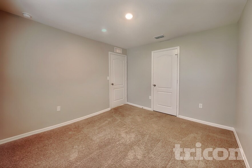 Building Photo - 57 Pilgrim Dr