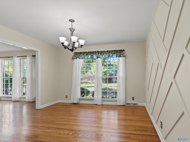 Building Photo - 826 Eldorado Ave SE