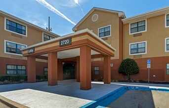 Building Photo - Furnished Studio-Oklahoma City - NW Expressway