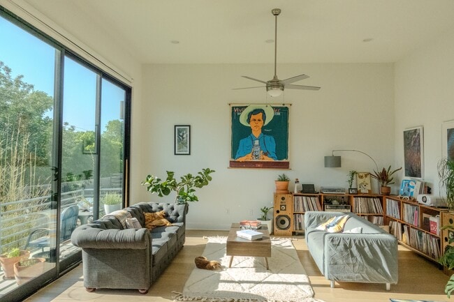 Building Photo - 5340 Agatha Cir