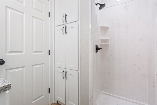 Building Photo - Single-Family Home For Lease on Braemar Drive