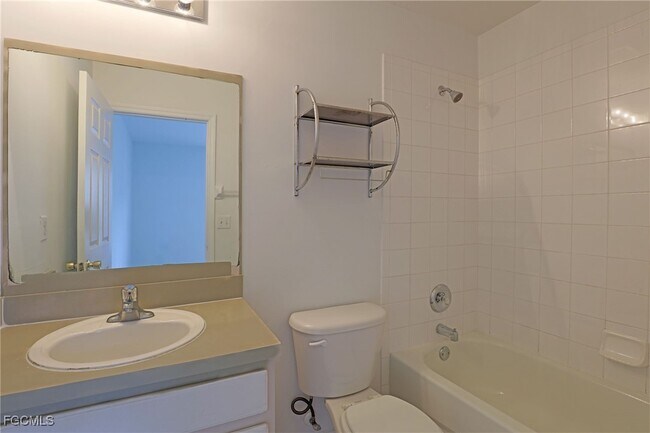 Building Photo - 10066 Poppy Hill Dr