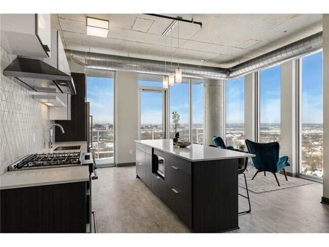 Building Photo - 315 1st Ave NE