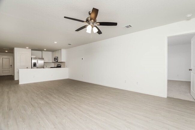 Building Photo - 3222 Roslyn Grist