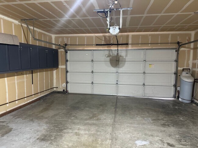 Building Photo - First 3 months offered at $2,495.00