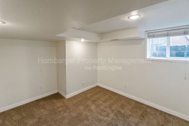 Building Photo - 11 E Rich Ave