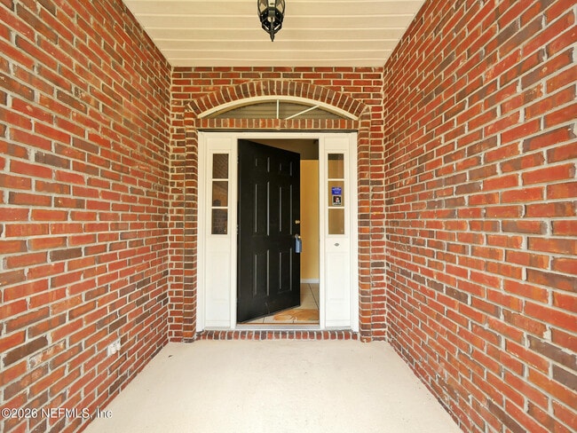 Building Photo - 12252 Lake Fern Dr