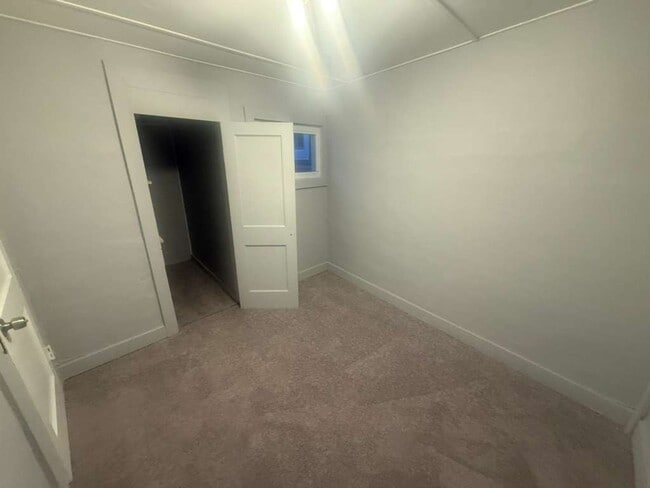 Building Photo - 195 Union St