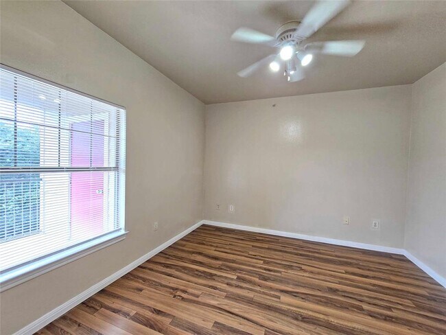 Building Photo - 2320 Gracy Farms Ln