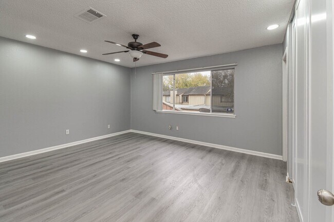 Building Photo - 12543 Wellington Park Dr