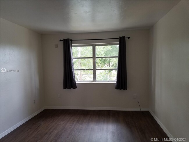 Building Photo - 7851 Miller Dr