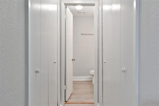 Building Photo - 1840 Richmond Ave.