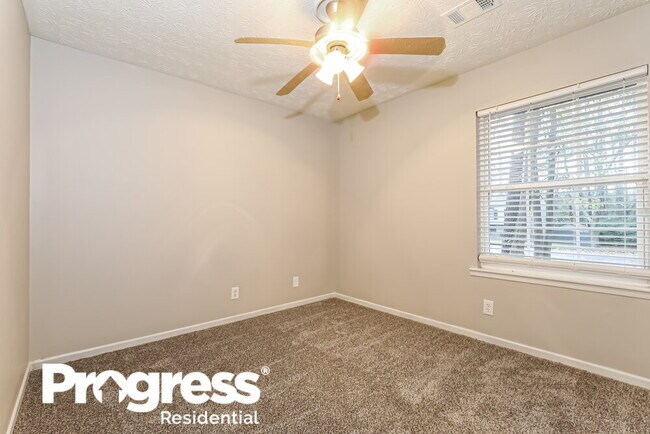 Building Photo - 7215 Buck Creek Dr