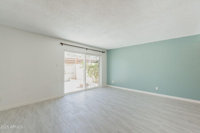 Building Photo - 6040 N 15th St