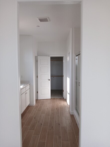 Building Photo - 1184 Atlantica Dr S