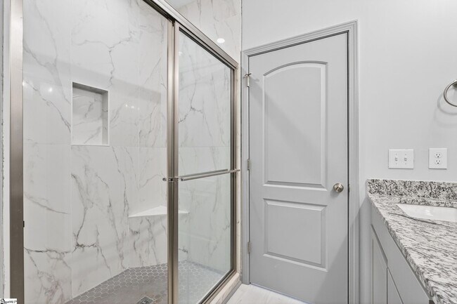 Building Photo - 404 Fairfield St