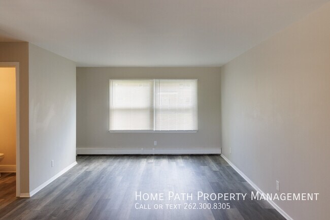 Building Photo - 3030 W Iona Terrace