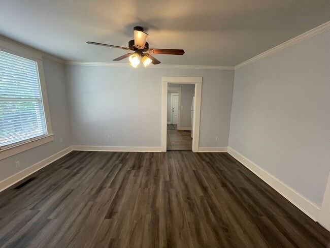 Building Photo - Nice 2/1 House in Old East Rome- $1,295