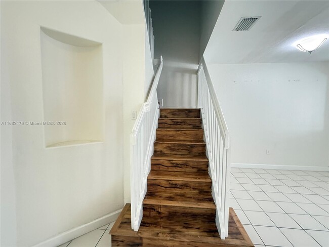 Building Photo - 15131 SW 23rd Ln