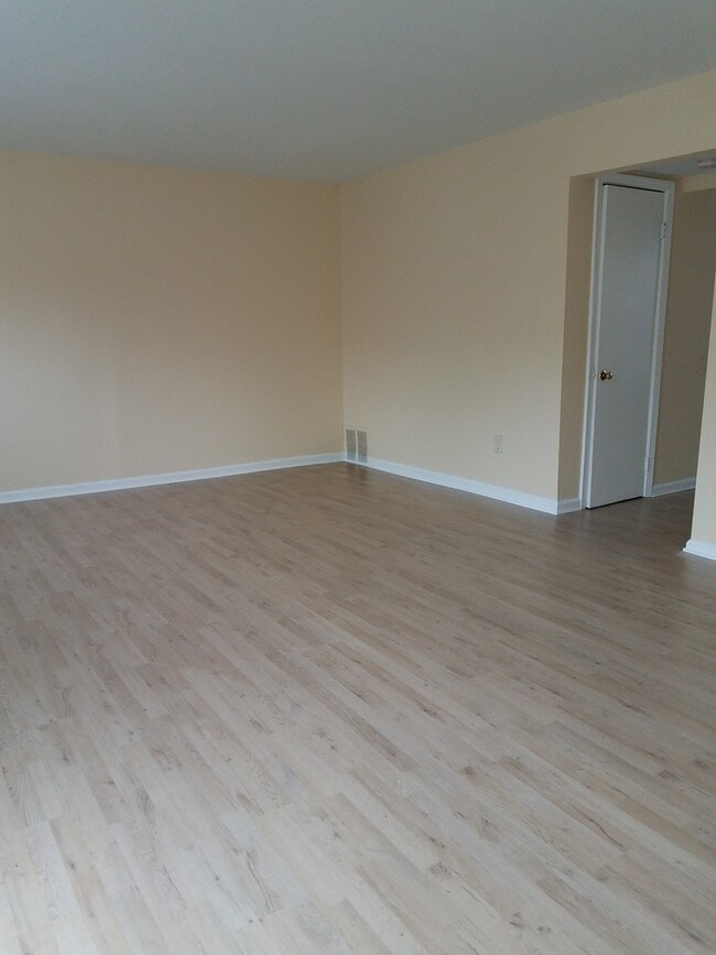 1975 Addison Rd S 1975 Addison Rd S District Heights MD 20747