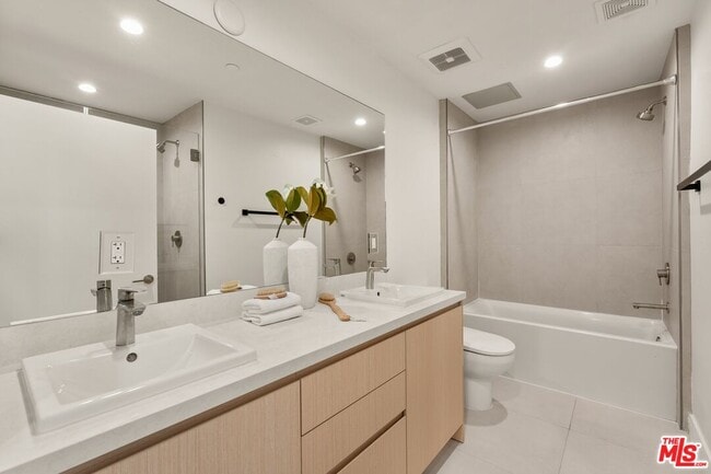 Building Photo - 3808 College Ave