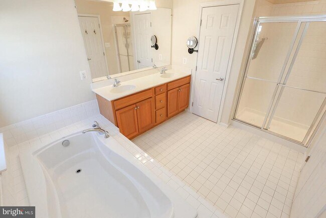 Building Photo - 23305 Hyacinth Ln