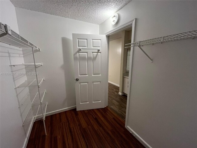 Building Photo - 464 NE 210th Cir Terrace