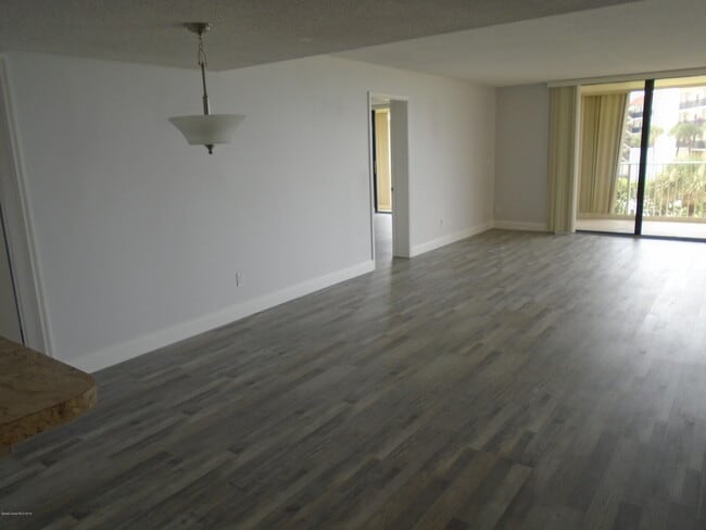 Building Photo - 840 N Atlantic Ave
