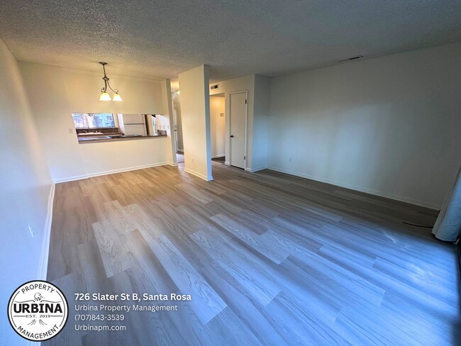 Building Photo - Updated Two Bedroom Ground Floor Apartment in Prime Santa Rosa Location