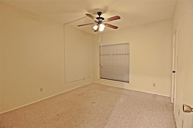 Building Photo - 10053 Westpark Dr