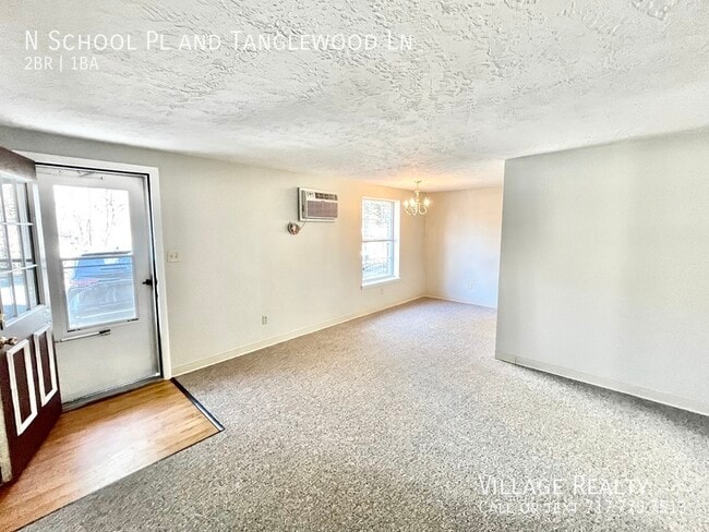 Building Photo - 343 N School Pl