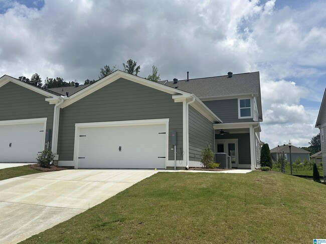 Building Photo - 1009 Grand River Blvd W