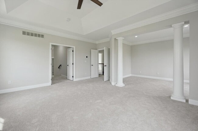 Building Photo - 1840 Tapadera Dr